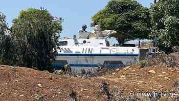 40 Staaten kritisieren Angriffe: Netanjahu fordert sofortigen Blauhelm-Abzug aus Kampfzone