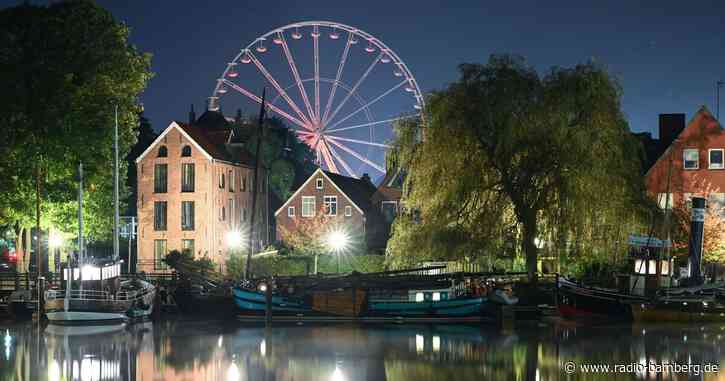 Geisterbahn in Ostfriesland brennt – mehrere Verletzte