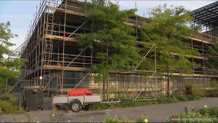 Almere - Prijzig Flevolands Floriadegebouw lekte al na een paar jaar