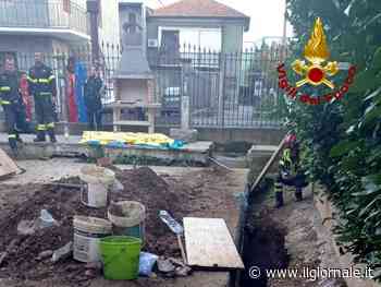 Cinisello Balsamo, cede il terreno e viene risucchiato: muore 61enne 