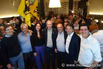 VERKIEZINGEN SINT-NIKLAAS. Rousseau schiet nipt tekort, Dehandschutter viert: “We hebben de orkaan doorstaan”