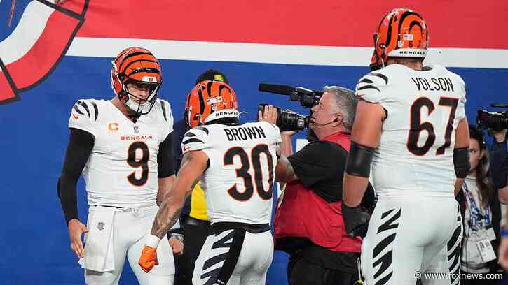 Joe Burrow's early TD run helps Bengals to win over Giants in ugly game