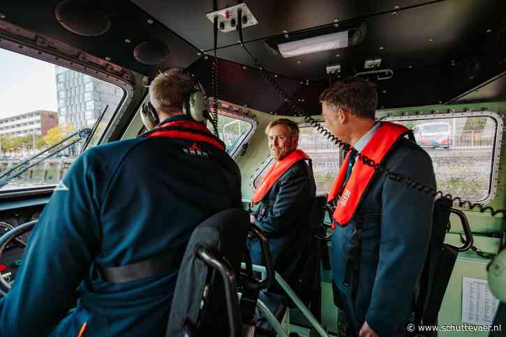 Koning onthult nieuwste KNRM-boot: Prins Johan Friso