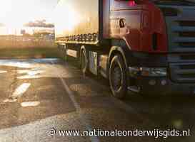 Basisschoolleerlingen Halsteren leren over dode hoek van vrachtauto's