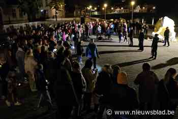 Lichtjeswandeling van Drie Mama’s vestigt aandacht op mentaal welzijn bij jongeren