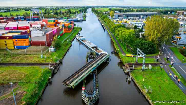 ProRail test geramde spoorbrug Gouwe, scheepvaart nog gestremd