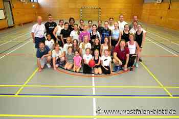 Neuer Hallenboden in der Mehrzweckhalle Ostenland verlegt