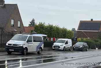 Bestuurder gewond na botsing tussen twee voertuigen op Diksmuidebaan