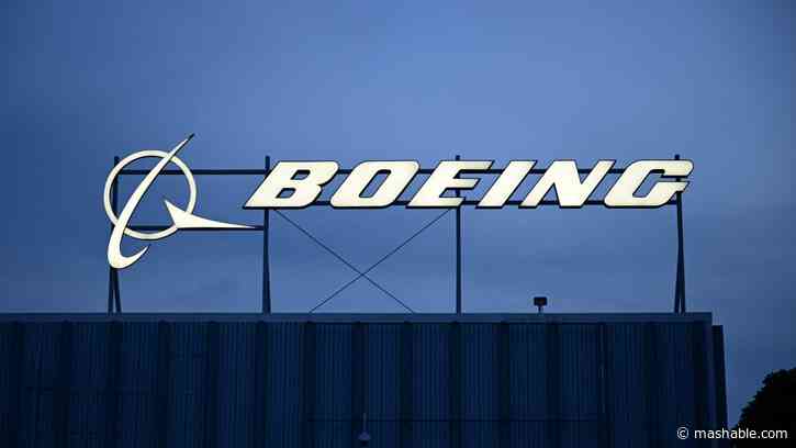 Boeing to lay off 10 percent of workforce