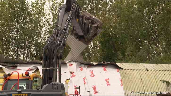 Lelystad - Sloop voormalig pannenkoekenrestaurant Dubbel-Op begonnen