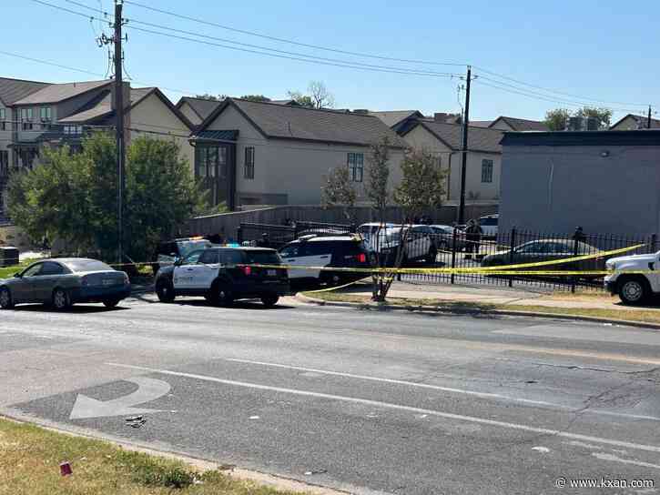 APD investigating after man, woman found dead outside southeast Austin apartment complex