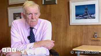 'Very difficult to balance council's budget'