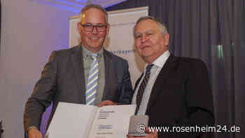 „Sie sind ein Vorbild! Dafür ehren wir Sie!“ - Peter Adler aus Edling ausgezeichnet