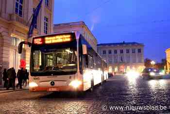 Historische bussen brengen festivalgangers naar musea tijdens Museum Night Fever