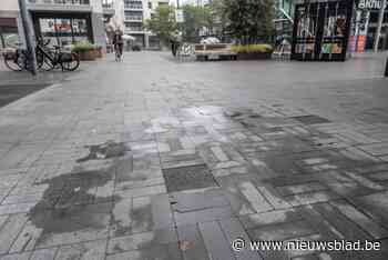Klinkers op De Munt komen los door zwaar verkeer: betrokken partijen betalen samen herstellingswerken