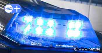 Unfall in Hannover auf den Üstra-Linien 4 und 5: Auto kollidiert mit Laternenpfahl