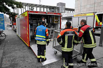 Feuerwehr rettet acht Menschen aus Bahnhofs-Aufzug am Ulmer Hauptbahnhof