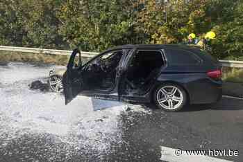 Auto volledig uitgebrand op E314 in Maasmechelen: verkeershinder