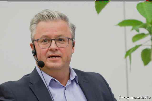 Carl Devos spreekt in Deerlijk over het nieuwe politieke tijdperk