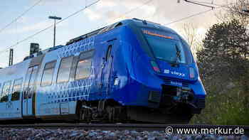 Zug mit fast 200 Fahrgästen entgleist: Polizei ermittelt – „massive Verspätungen“