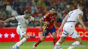 Spanje na ruime zege op tiental Servië naar kwartfinales