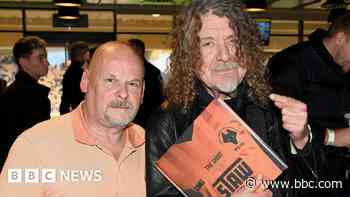 Robert Plant and ex-Wolves captains salute fan
