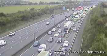 ‘AVOID’ area as M20 closed after ‘serious’ three-car crash