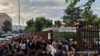 Liceo Gullace occupato, la dirigente scolastica denuncia e chiede lo "sgombero immediato"