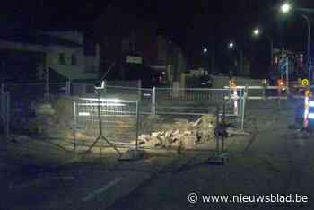 Olenseweg dicht door breuk in waterleiding