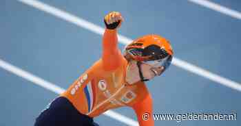Lorena Wiebes steelt meteen de show bij debuut op WK baanwielrennen, teamsprinters met overmacht naar goud