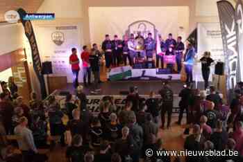 Antwerpse karpervissers halen Europese titel binnen dankzij bijzondere visstijl: “De dikste karper die we vingen woog 24,2 kg”