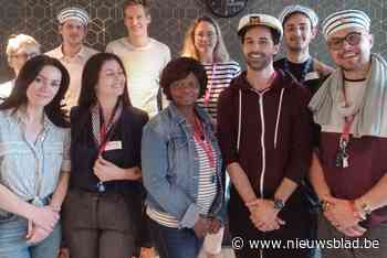 Keukenteams zorggroep Anima trakteren senioren op mosselen met frieten