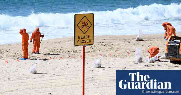 Sydney beaches to remain closed, Randwick mayor says – video