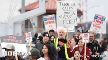 Boeing seeks up to $35bn as costly strike drags on