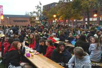 Stad vier Dag van de Jeugdbeweging drievoudig