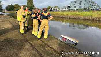 Hulpdiensten ingeschakeld voor half gezonken boot in Gouda, eigenaar verdwenen
