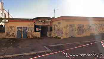 A Centocelle una banda di ladri ha rubato il cancello del mercato rionale