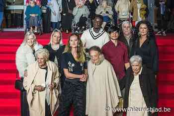 “Iedereen ziet hem graag”: hoe een stagiair van kleur de harten stal van de witte bewoners in een woonzorgcentrum