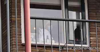 Brandweer, ambulance en zelfs een PD-unit; buurt in rep en roer na reanimatie hoogzwangere vrouw: ‘Iedereen heeft het erover’