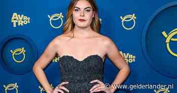 Gravin Eloise straalt in badpak-achtige outfit en Maarten van Rossem is helemaal zichzelf op de loper