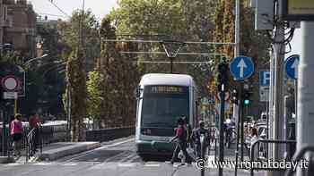 Nuove fermate dei tram, via ai lavori di adeguamento: si parte con piazza del Colosseo