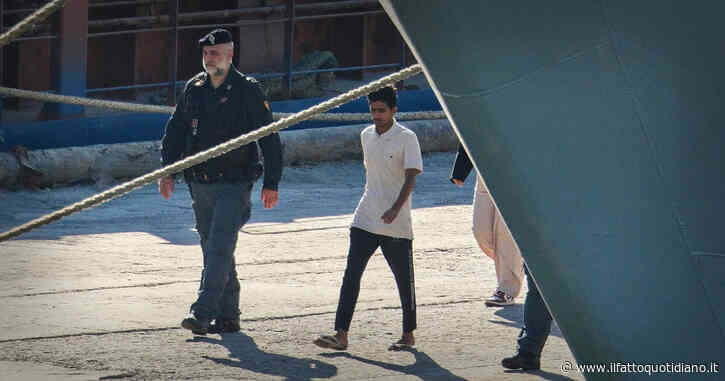 La lunga notte di Gjader. In Albania anche la commissione d’asilo: ecco perché è una gara contro il tempo (e i giudici di Roma)