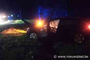 Auto botst tegen vrachtwagen in Pelt
