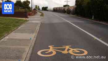 More bike paths planned for Perth, but government holds back on subsidising two-wheeled EVs