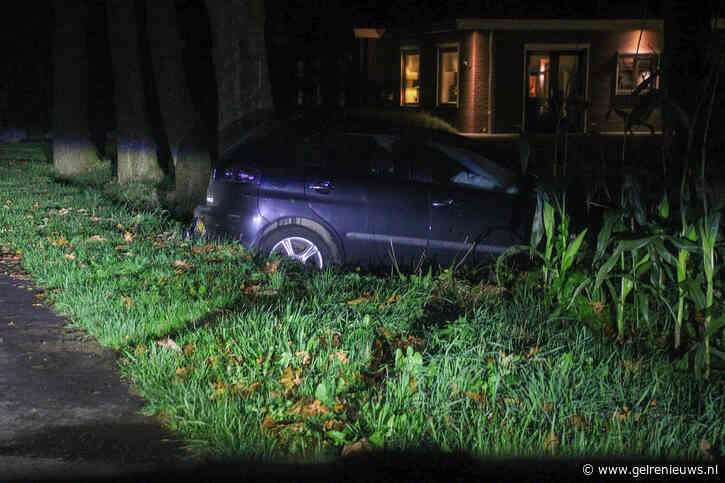 Automobilist onder invloed belandt in greppel