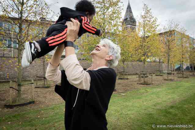 Vlaamse vroedvrouwen slaan noodkreet over financiering: “Jonge ouders verdienen een vroedvrouw die tijd voor hen kan nemen”