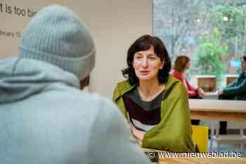 ‘Levende boeken’ delen hun verhalen in bib