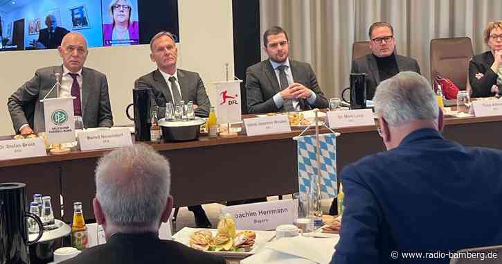 Verbot von Pyrotechnik in Fußballstadien bleibt bestehen