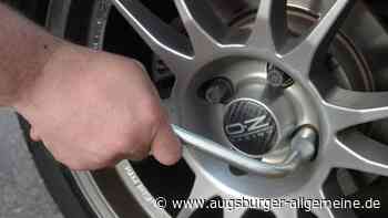 Radmuttern von Auto abmontiert: Vorderrad löst sich während der Fahrt