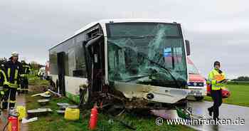 Strullendorf: Mehrere Schüler bei Unfall verletzt - 17-jähriger Fahrer ohne Begleitung kracht in Bus